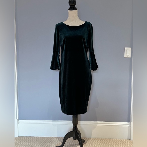 Green Velvet Dress - Picture 1 of 3
